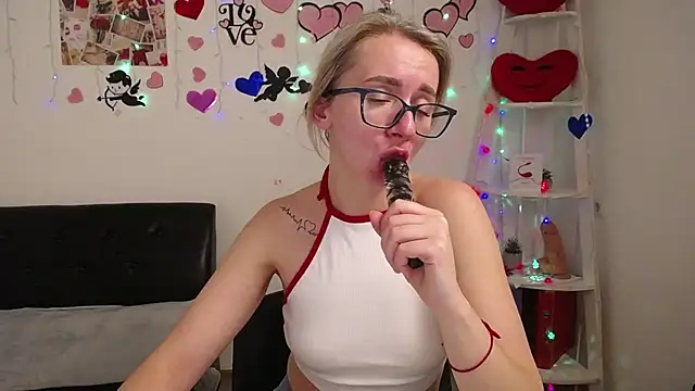 Snapshot of VasilisaSii chatting on February 7, 11:01 am VasilisaSii online show from February 7, 11:01 am