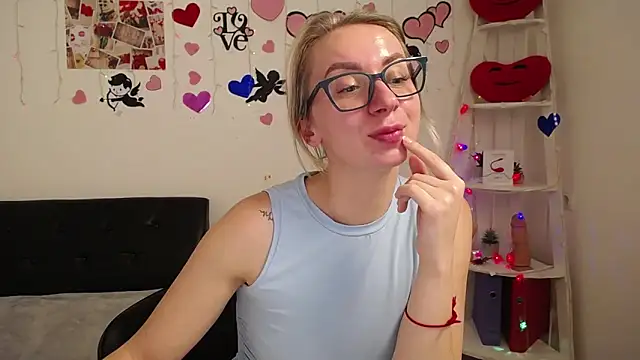 Snapshot of VasilisaSii chatting on February 14, 10:07 am VasilisaSii online show from February 14, 10:07 am