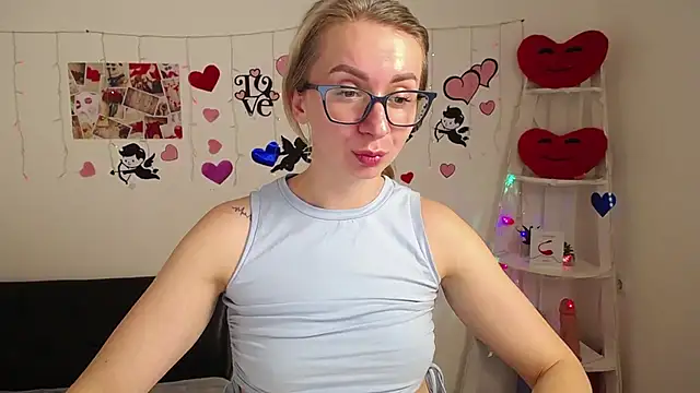 Snapshot of VasilisaSii chatting on February 14, 1:08 pm VasilisaSii online show from February 14, 1:08 pm