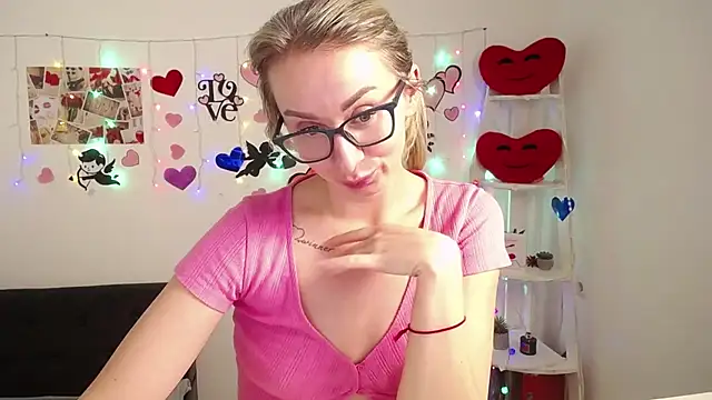 Snapshot of VasilisaSii chatting on March 1, 3:38 pm VasilisaSii online show from March 1, 3:38 pm