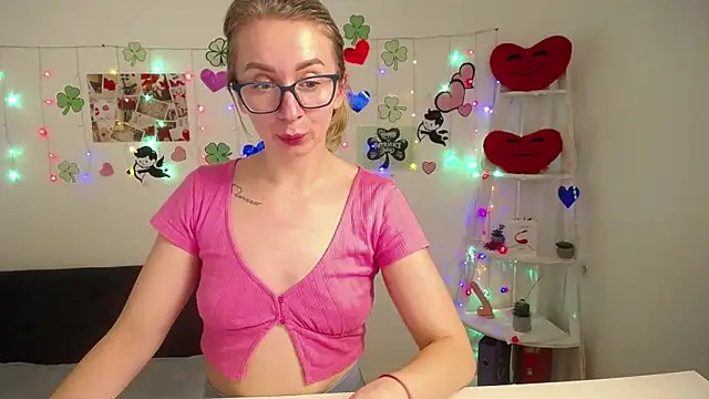 Snapshot of VasilisaSii chatting on March 15, 12:13 pm VasilisaSii online show from March 15, 12:13 pm