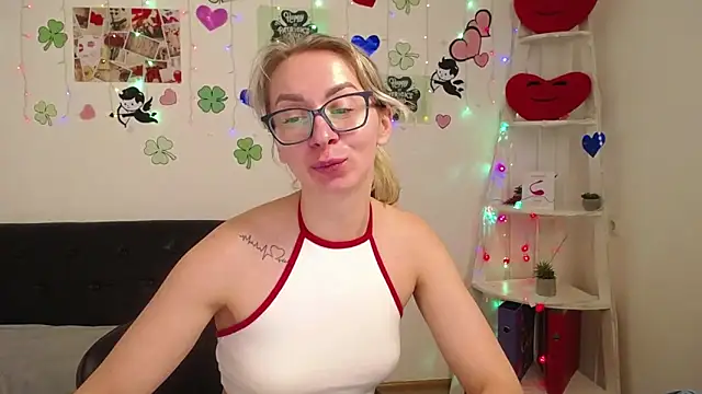 Snapshot of VasilisaSii chatting on March 17, 9:12 am VasilisaSii online show from March 17, 9:12 am