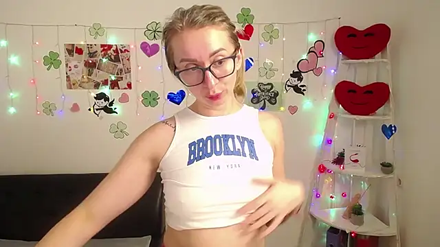 Snapshot of VasilisaSii chatting on March 19, 12:12 pm VasilisaSii online show from March 19, 12:12 pm