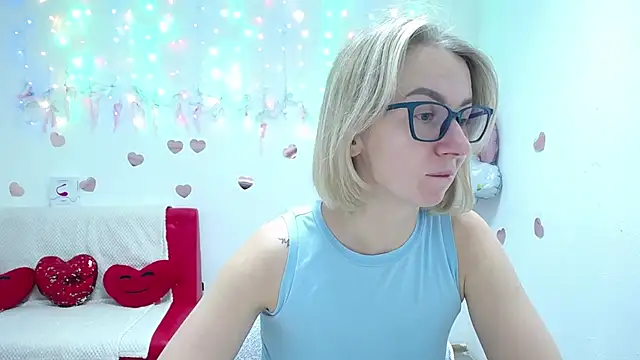 Snapshot of VasilisaSii chatting on September 12, 5:07 am VasilisaSii online show from September 12, 5:07 am