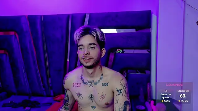 AliceandMax online show from March 20, 8:19 pm