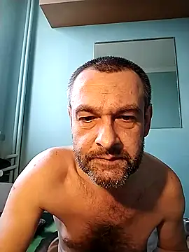 Snapshot of Andrzej-M chatting on November 20, 7:19 am Andrzej-M online show from November 20, 7:19 am