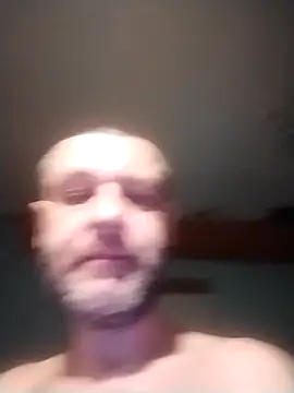 Snapshot of Andrzej-M chatting on April 6, 2:20 am Andrzej-M online show from April 6, 2:20 am