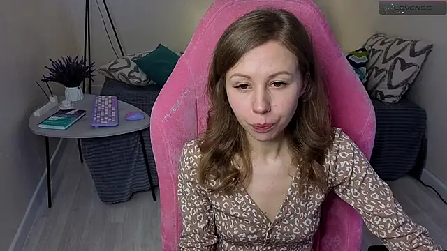 Lill Mary online show from March 11, 3:05 am