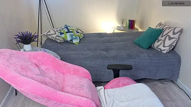 Lill Mary online show from March 23, 3:10 am