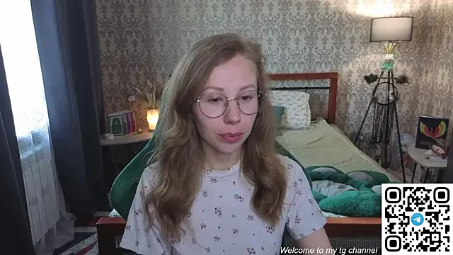 Lill Mary online show from April 28, 1:48 am