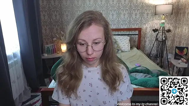 Lill Mary online show from April 28, 2:27 am