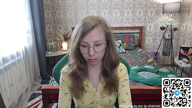 Lill Mary online show from May 19, 2:29 am