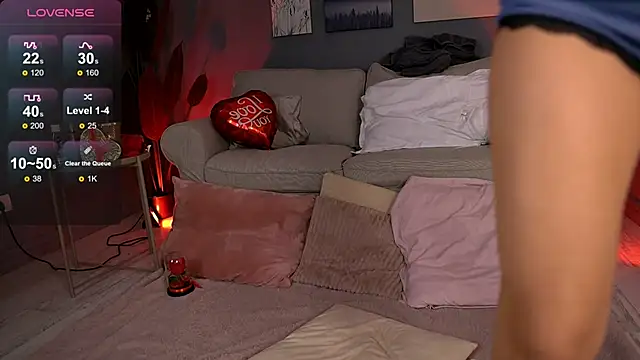 BetsyGonzale online show from February 12, 4:23 am