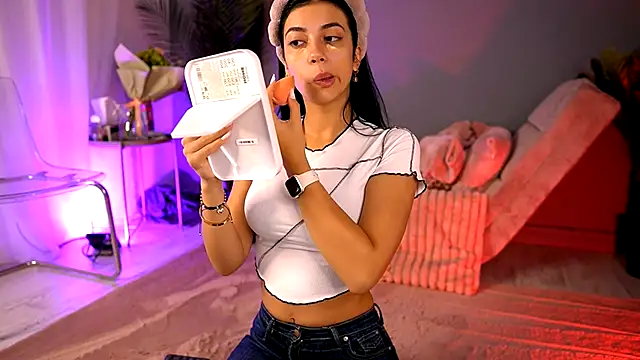 BetsyGonzale online show from September 24, 4:05 am