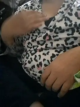 Snapshot of Bbw_Juice_Wife chatting on December 12, 3:54 am Bbw Juice Wife online show from December 12, 3:54 am