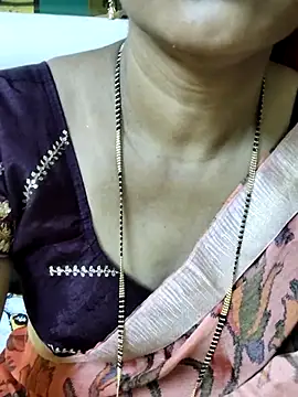 Snapshot of anuradha1432 chatting on October 30, 5:02 pm anuradha1432 online show from October 30, 5:02 pm