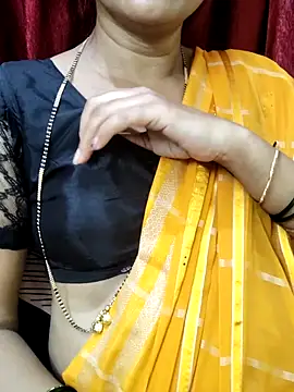 Snapshot of anuradha1432 chatting on November 1, 5:04 pm anuradha1432 online show from November 1, 5:04 pm