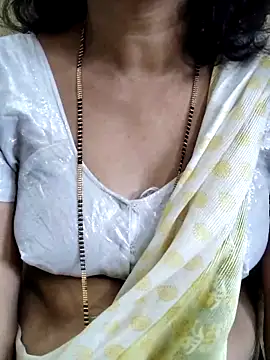 Snapshot of anuradha1432 chatting on November 8, 8:36 am anuradha1432 online show from November 8, 8:36 am