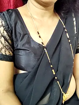 Snapshot of anuradha1432 chatting on November 18, 9:25 am anuradha1432 online show from November 18, 9:25 am