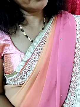 Snapshot of anuradha1432 chatting on February 6, 10:40 am anuradha1432 online show from February 6, 10:40 am