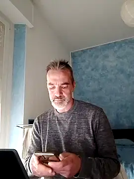 Snapshot of Marcolino183 chatting on February 5, 2:26 pm Marcolino183 online show from February 5, 2:26 pm