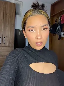 baby lizy online show from February 8, 11:24 pm