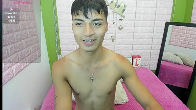 dylan fun18 online show from December 6, 6:28 pm