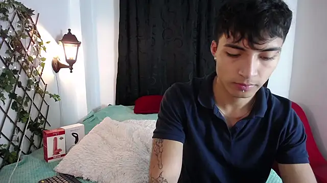 dylan fun18 online show from December 25, 8:07 pm