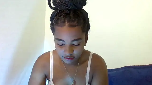 Snapshot of Behla_rouseh chatting on March 14, 10:05 pm Behla rouseh online show from March 14, 10:05 pm