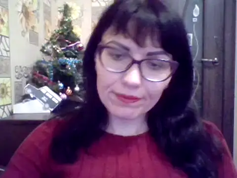 Snapshot of CharmingCat321 chatting on December 7, 2:24 pm CharmingCat321 online show from December 7, 2:24 pm