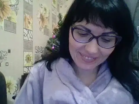 Snapshot of CharmingCat321 chatting on December 8, 7:11 pm CharmingCat321 online show from December 8, 7:11 pm