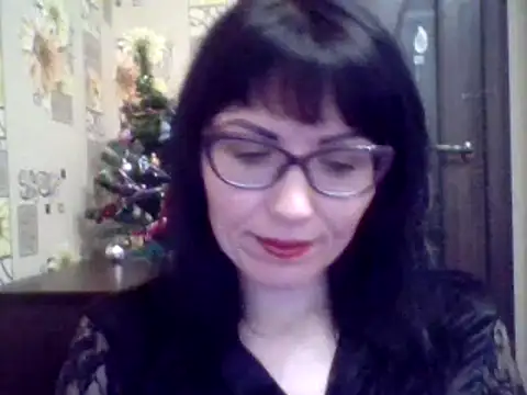 Snapshot of CharmingCat321 chatting on December 13, 8:04 pm CharmingCat321 online show from December 13, 8:04 pm