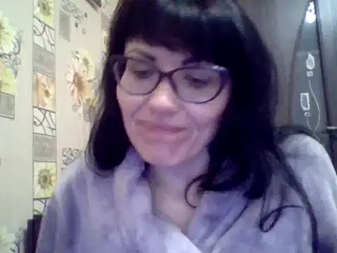 Snapshot of CharmingCat321 chatting on December 14, 2:34 am CharmingCat321 online show from December 14, 2:34 am
