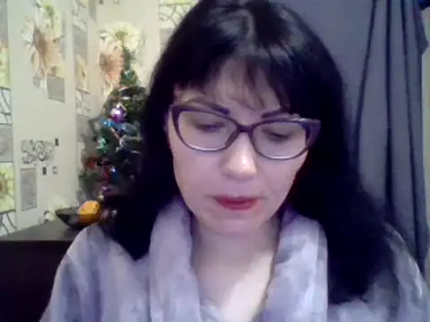 Snapshot of CharmingCat321 chatting on December 15, 4:07 am CharmingCat321 online show from December 15, 4:07 am