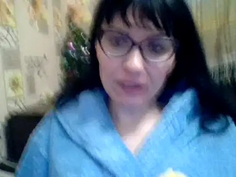 Snapshot of CharmingCat321 chatting on December 15, 9:53 pm CharmingCat321 online show from December 15, 9:53 pm