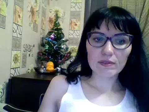Snapshot of CharmingCat321 chatting on December 16, 7:00 pm CharmingCat321 online show from December 16, 7:00 pm
