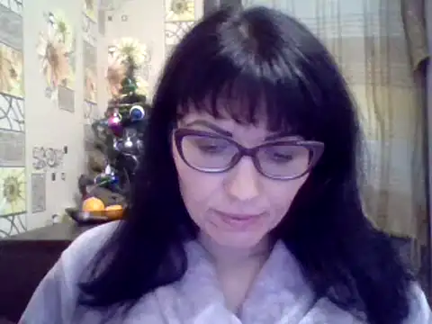 Snapshot of CharmingCat321 chatting on December 17, 8:21 pm CharmingCat321 online show from December 17, 8:21 pm