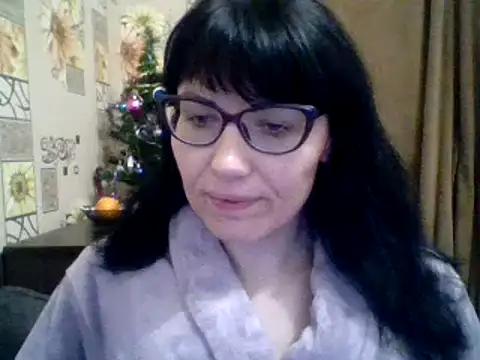 Snapshot of CharmingCat321 chatting on December 21, 1:58 am CharmingCat321 online show from December 21, 1:58 am