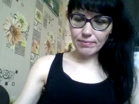 Snapshot of CharmingCat321 chatting on December 21, 10:50 am CharmingCat321 online show from December 21, 10:50 am