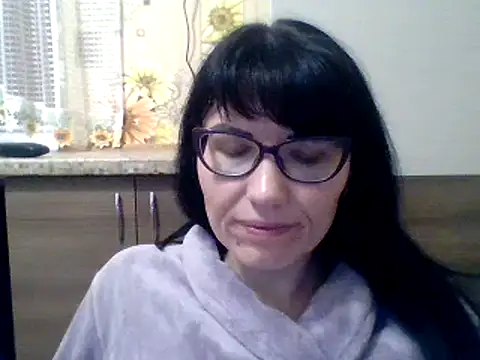 Snapshot of CharmingCat321 chatting on December 27, 9:32 pm CharmingCat321 online show from December 27, 9:32 pm