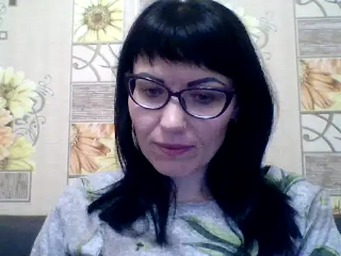 Snapshot of CharmingCat321 chatting on December 30, 7:42 pm CharmingCat321 online show from December 30, 7:42 pm