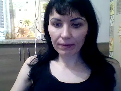 Snapshot of CharmingCat321 chatting on January 1, 3:35 pm CharmingCat321 online show from January 1, 3:35 pm