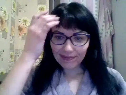 Snapshot of CharmingCat321 chatting on January 5, 4:47 am CharmingCat321 online show from January 5, 4:47 am