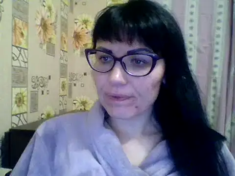 Snapshot of CharmingCat321 chatting on January 5, 5:41 pm CharmingCat321 online show from January 5, 5:41 pm