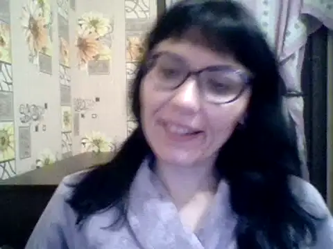 Snapshot of CharmingCat321 chatting on January 7, 8:21 pm CharmingCat321 online show from January 7, 8:21 pm