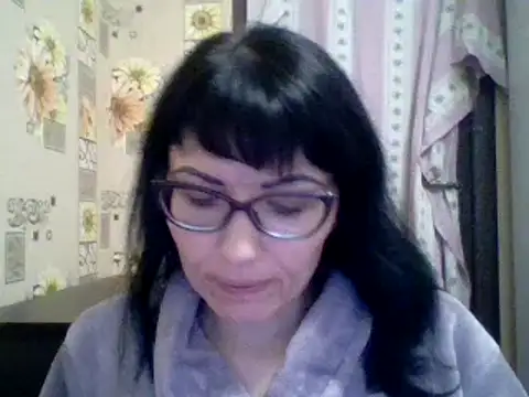 Snapshot of CharmingCat321 chatting on January 7, 11:24 pm CharmingCat321 online show from January 7, 11:24 pm