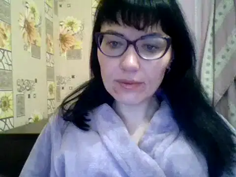 Snapshot of CharmingCat321 chatting on January 11, 3:02 am CharmingCat321 online show from January 11, 3:02 am