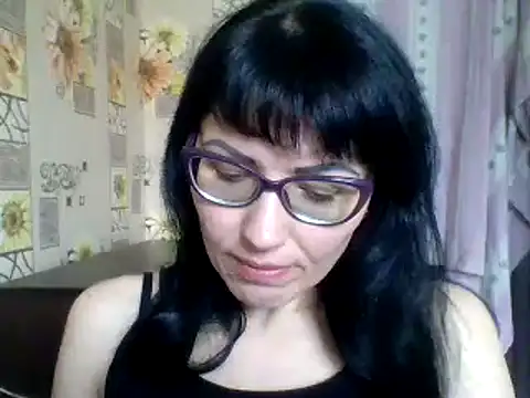 Snapshot of CharmingCat321 chatting on January 11, 11:56 am CharmingCat321 online show from January 11, 11:56 am