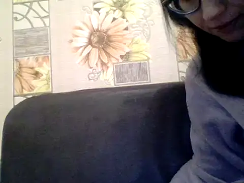 Snapshot of CharmingCat321 chatting on January 12, 3:17 am CharmingCat321 online show from January 12, 3:17 am