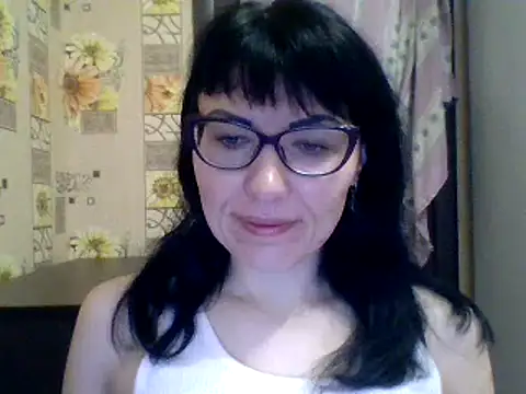 Snapshot of CharmingCat321 chatting on January 19, 5:26 am CharmingCat321 online show from January 19, 5:26 am